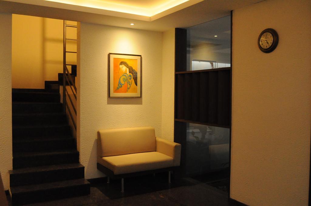 Ixora Suites Bangalore Exterior photo