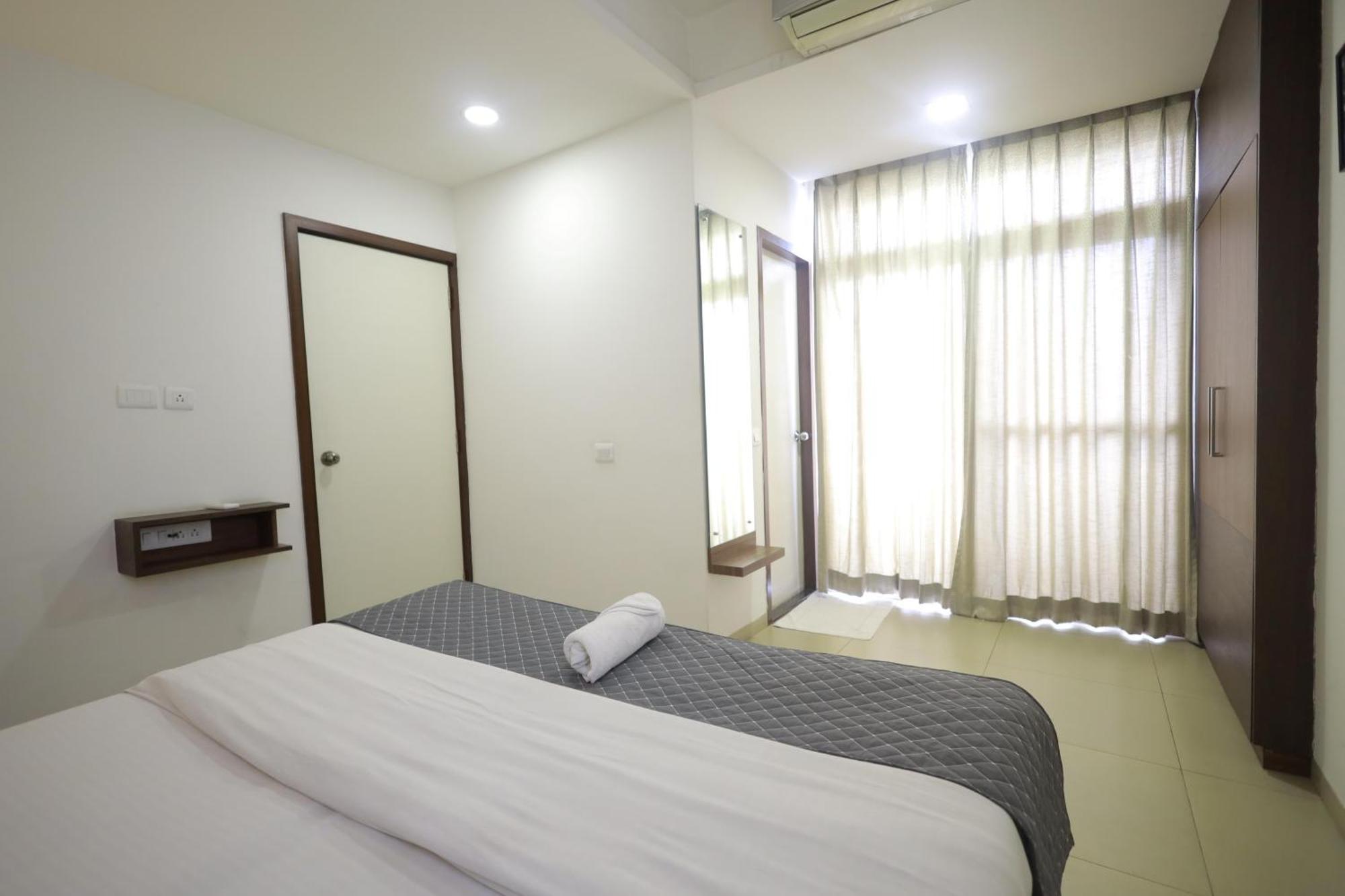 Ixora Suites Bangalore Exterior photo
