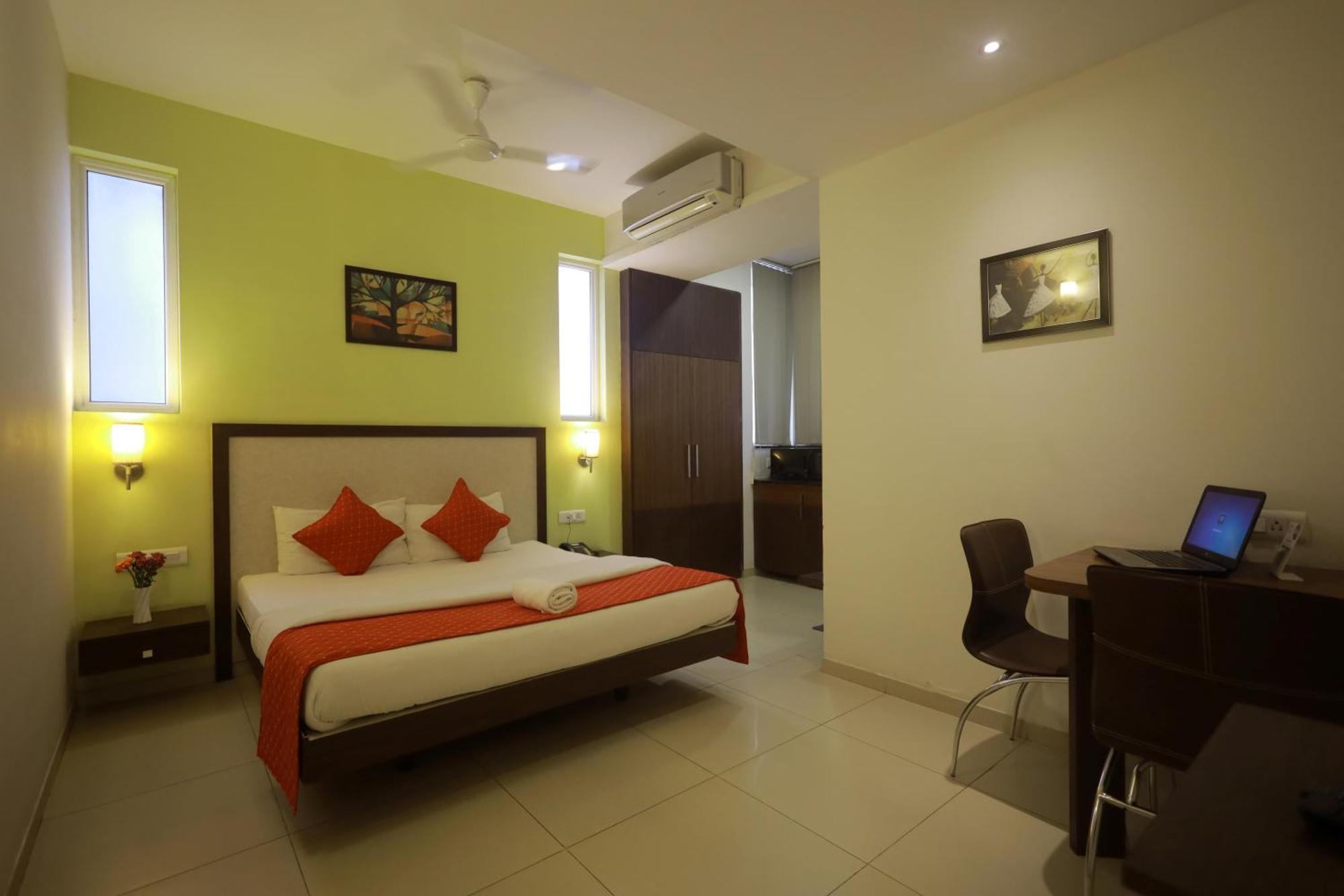 Ixora Suites Bangalore Exterior photo