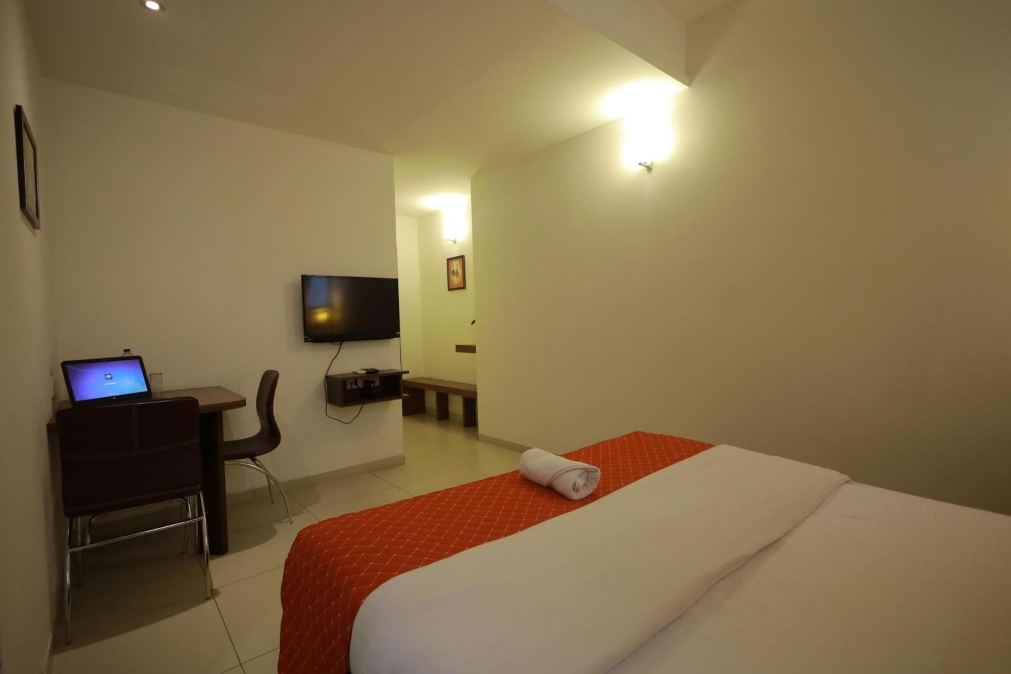 Ixora Suites Bangalore Exterior photo