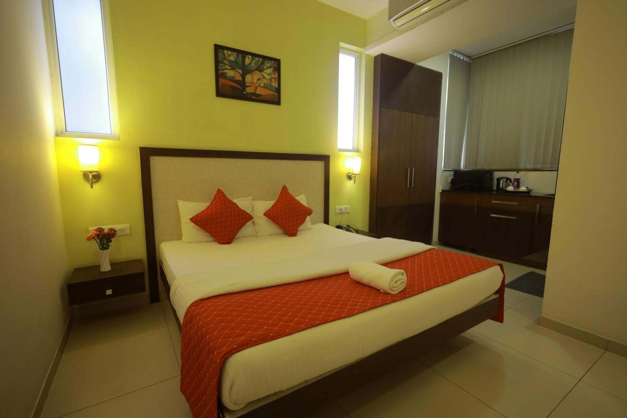 Ixora Suites Bangalore Exterior photo
