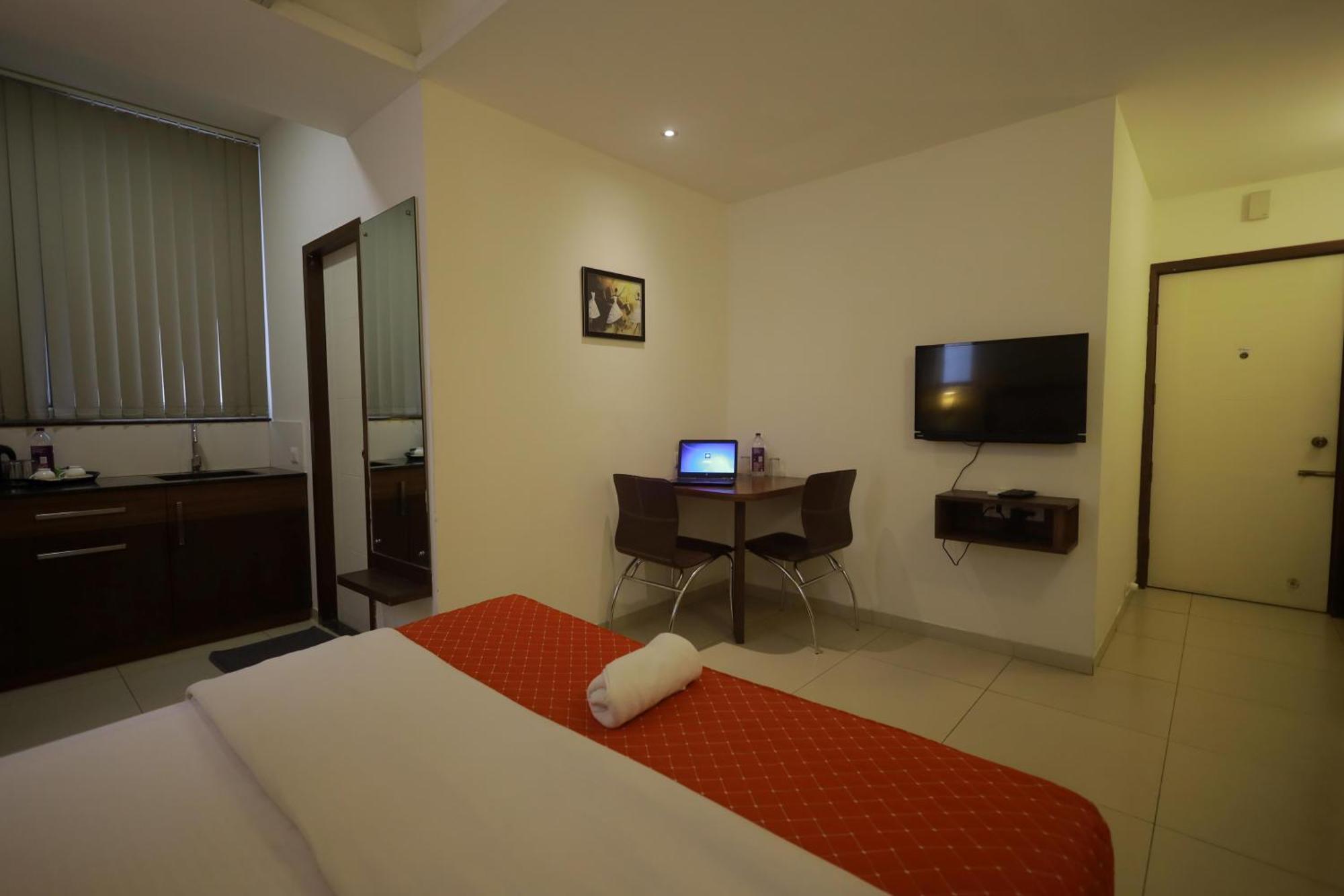 Ixora Suites Bangalore Exterior photo