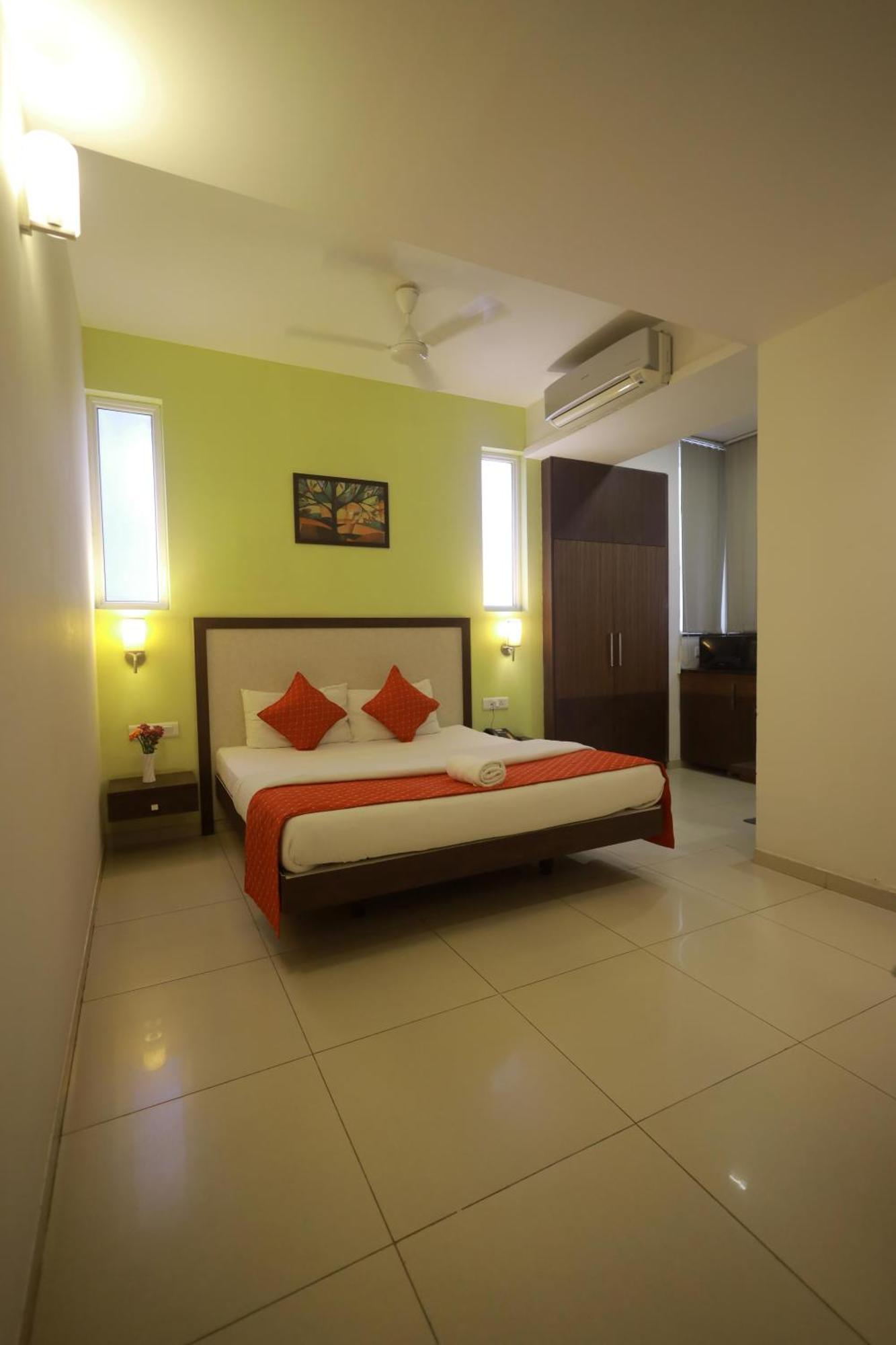 Ixora Suites Bangalore Exterior photo