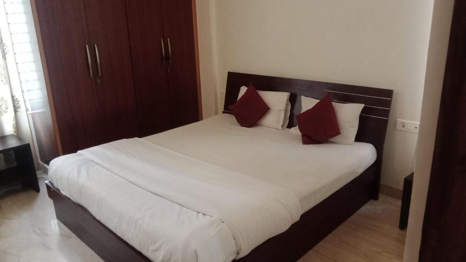 Ixora Suites Bangalore Exterior photo