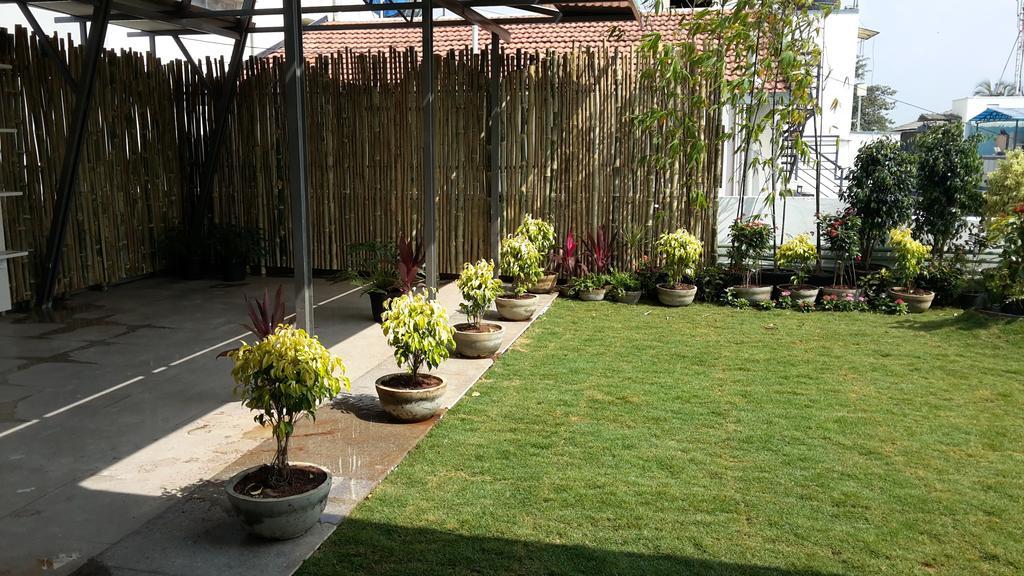 Ixora Suites Bangalore Exterior photo