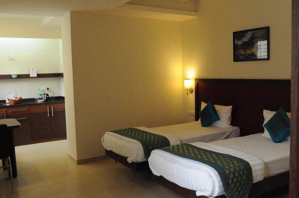 Ixora Suites Bangalore Room photo