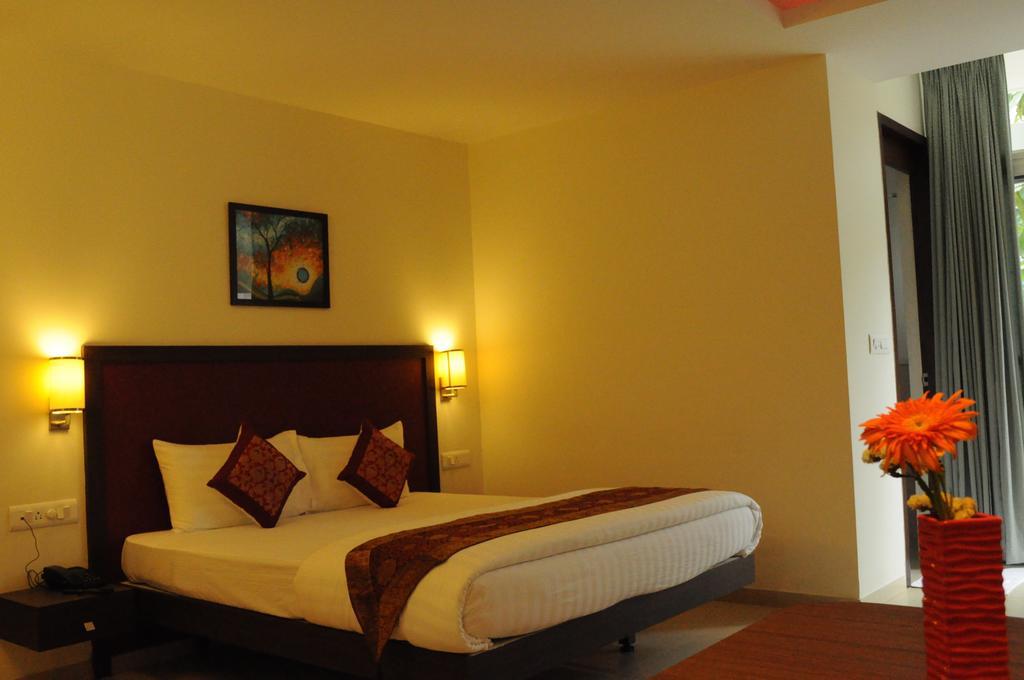 Ixora Suites Bangalore Room photo