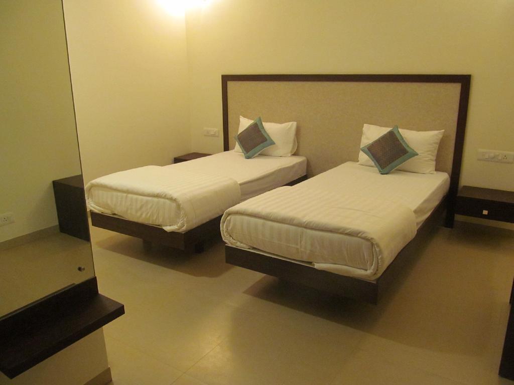 Ixora Suites Bangalore Exterior photo