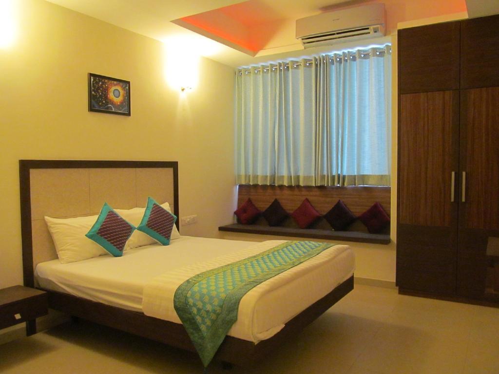 Ixora Suites Bangalore Room photo